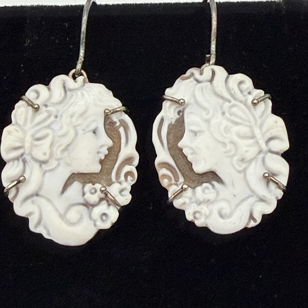 Amedeo Cameo Dangle Earrings Womens Sterling Silver Good Shell Italy Signed